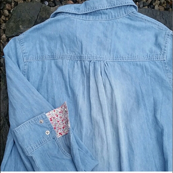 NWT Women’s Chambray Shirt - Picture 8 of 9